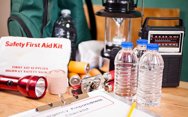 earthquake emergency kit